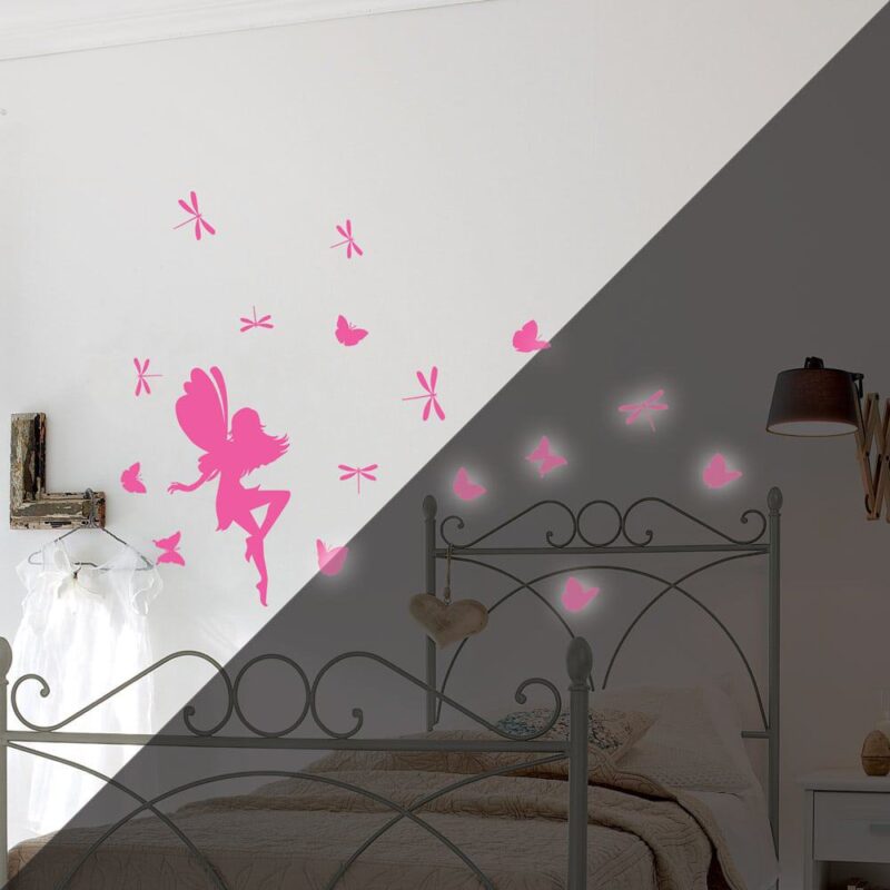 Fairy Glow φωσφορίζοντα τοίχου M με ροζ σχέδια νεράιδας σε παιδικό δωμάτιο