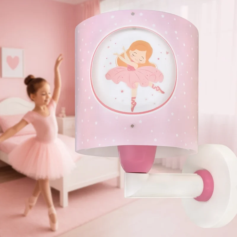 Image alt: Princess Dance απλίκα τοίχου με μπαλαρίνες που φωσφορίζουν στο σκοτάδι